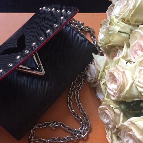 Louis Louis - Picture 3 of 8